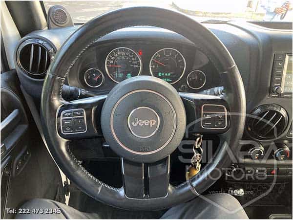 Jeep Wrangler Unlimited Sahara 2014 - Foto 13