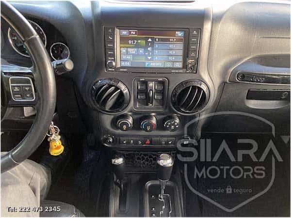 Jeep Wrangler Unlimited Sahara 2014 - Foto 16