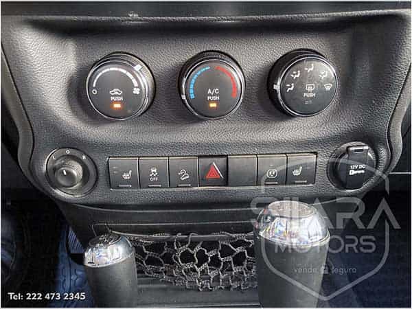 Jeep Wrangler Unlimited Sahara 2014 - Foto 18