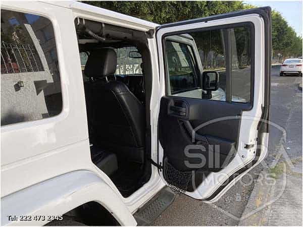 Jeep Wrangler Unlimited Sahara 2014 - Foto 23