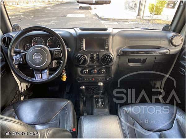 Jeep Wrangler Unlimited Sahara 2014 - Foto 25