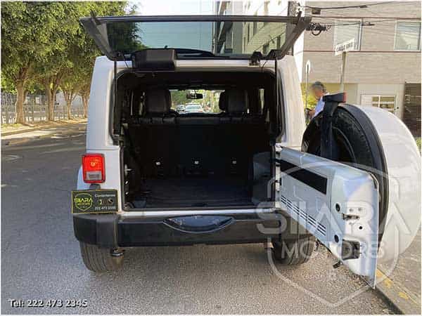 Jeep Wrangler Unlimited Sahara 2014 - Foto 28