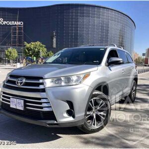 Toyota Highlander LE <br> 2017