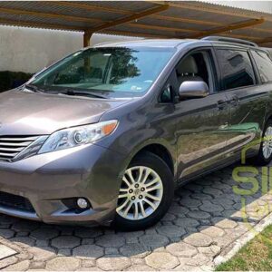 Toyota Sienna XLE Piel <br> 2014